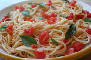 SPAGHETTI “AIO E OIO” WITH BASIL AND CUISINE PLUM TOMATOES